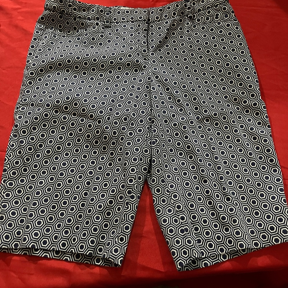 Geometric Patterned short - Picture 2 of 3